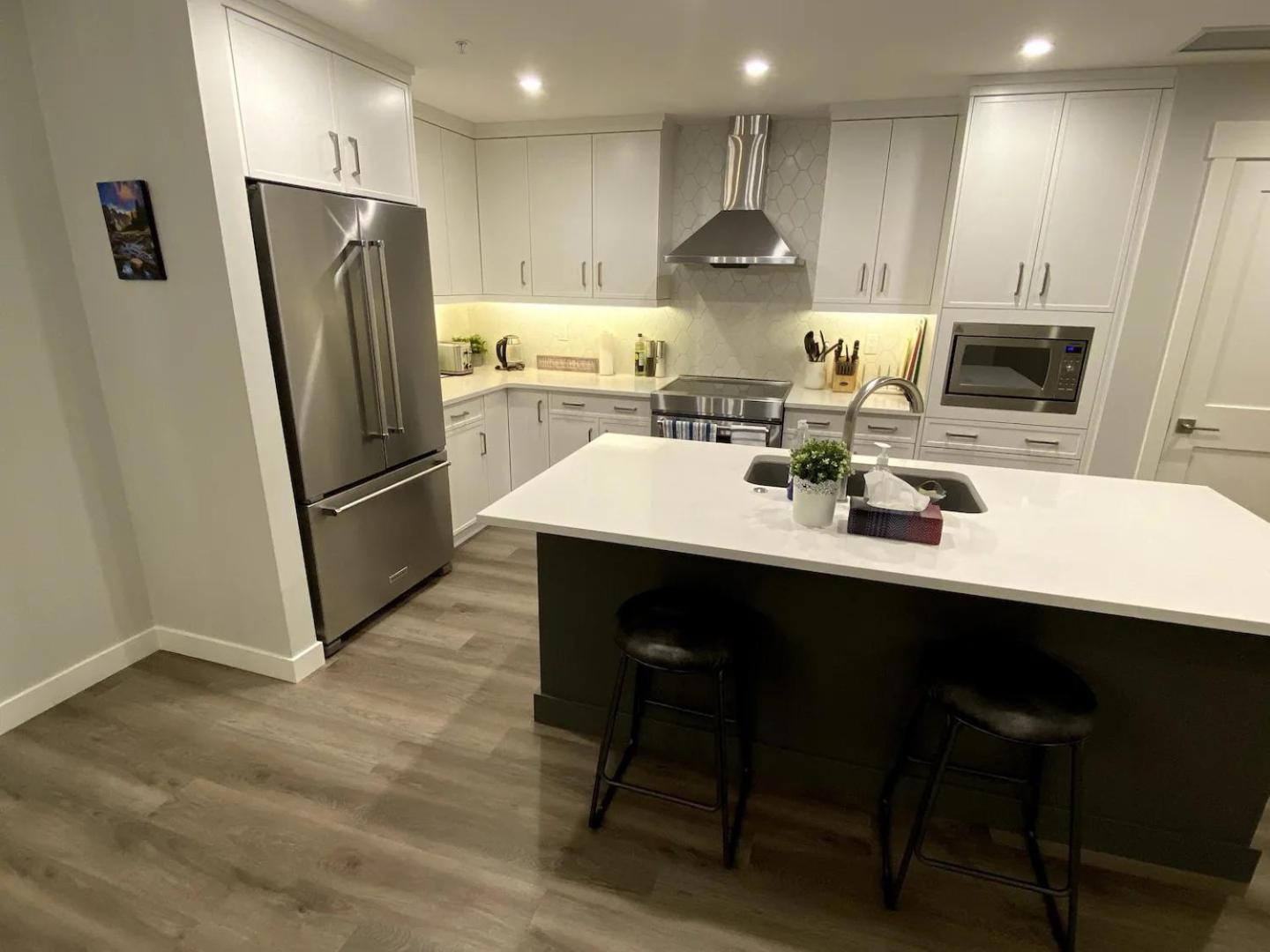 Luxury Unit In The Heart Of Apartment